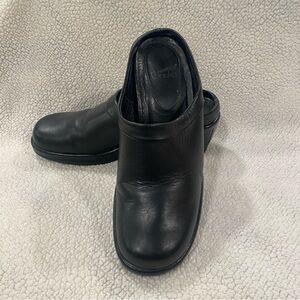 Dansko Clogs Women's EUR 38 US 7.5-8 Black Leather open back Slip-On Shoes